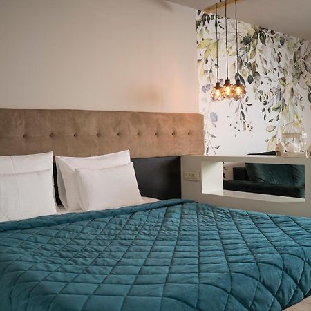 Akacija Luxury Suites Belgrad Zimmer foto